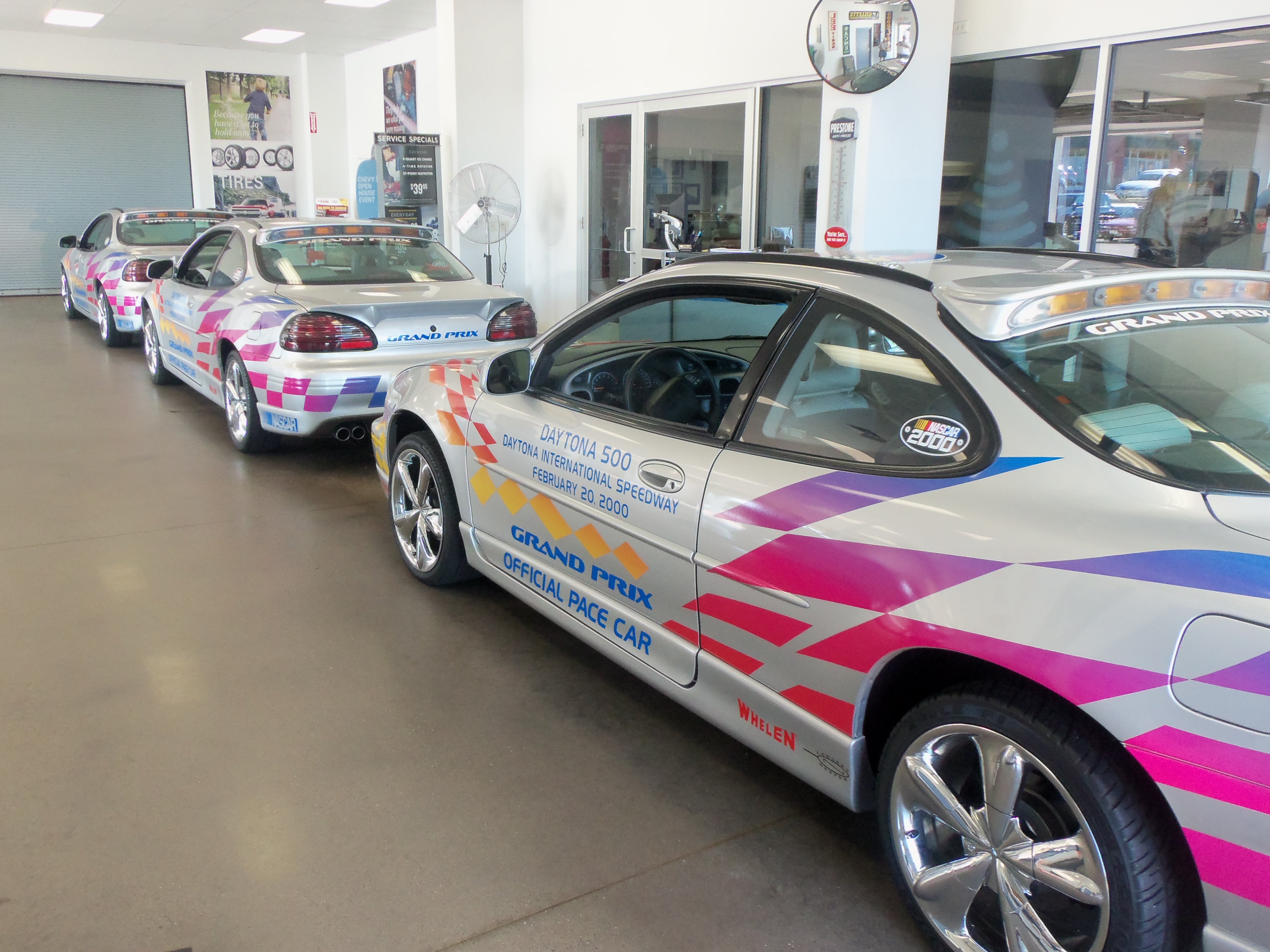 2000 Johnson Motors (2).JPG